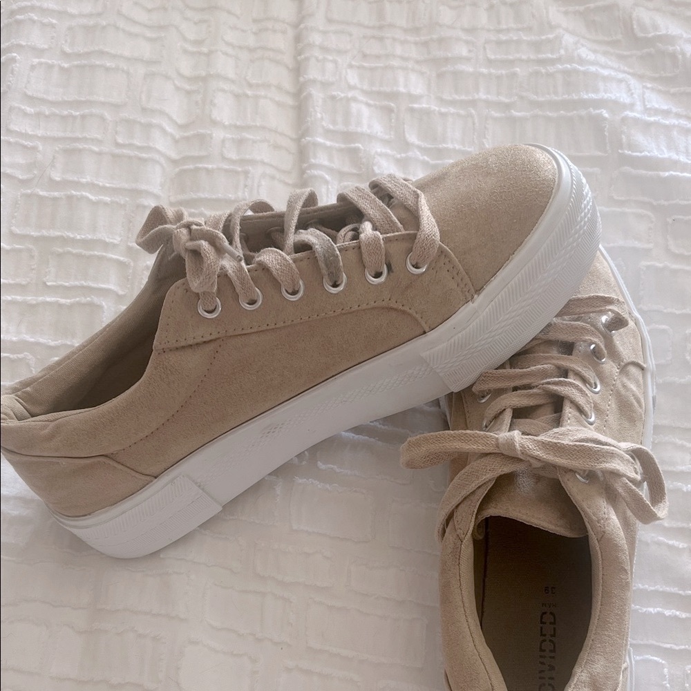 Casual Beige Platform Sneakers